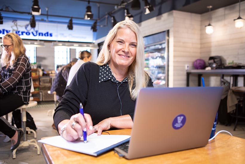 villanova online student at her computer